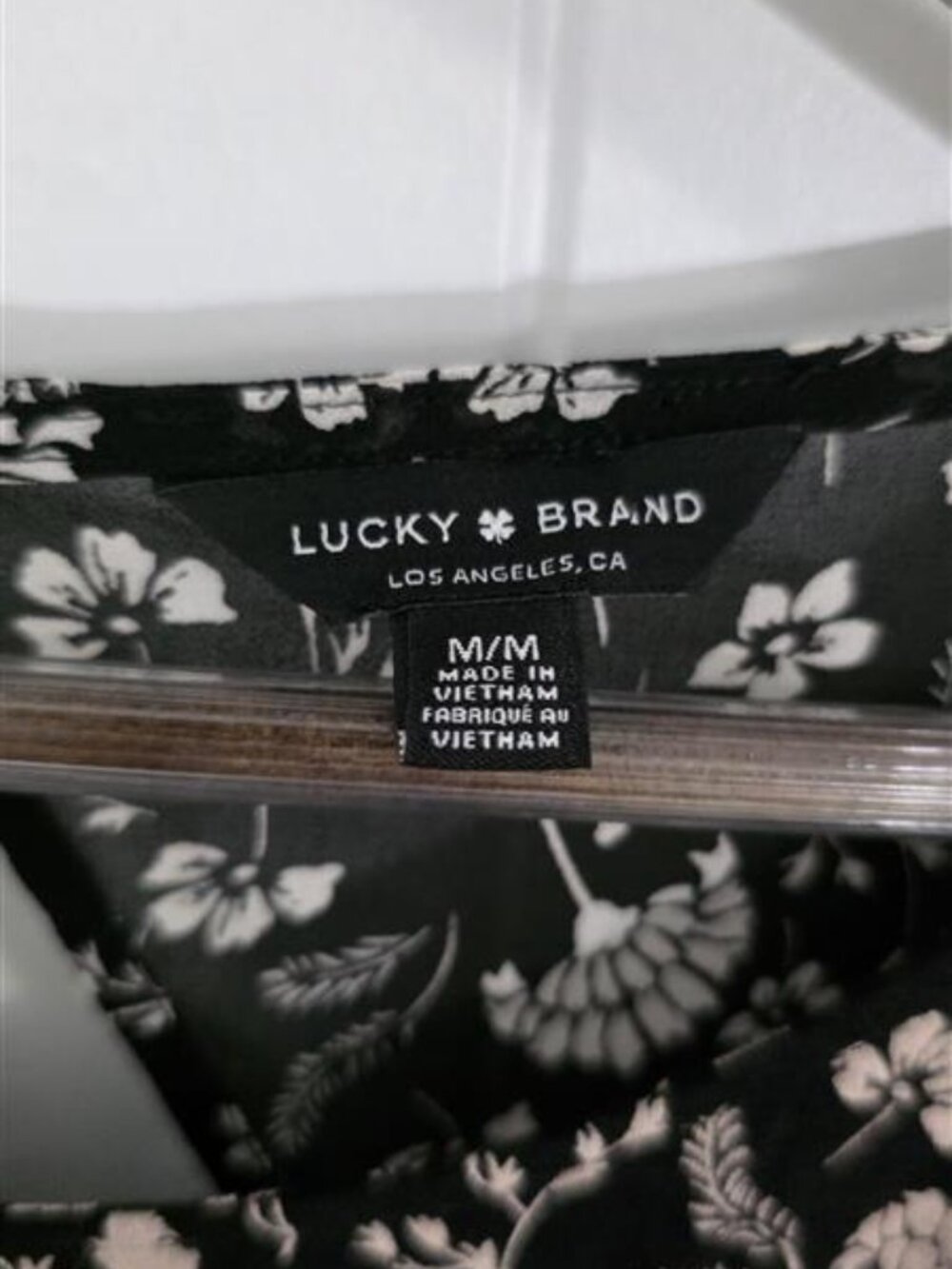 Lucky Brand Black Floral Boho Blouse Bell Sleeve Keyhole Top M - Picture 3 of 10
